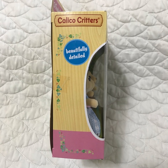 Calico Critters Yellow Labrador Family - Picture 4 of 6